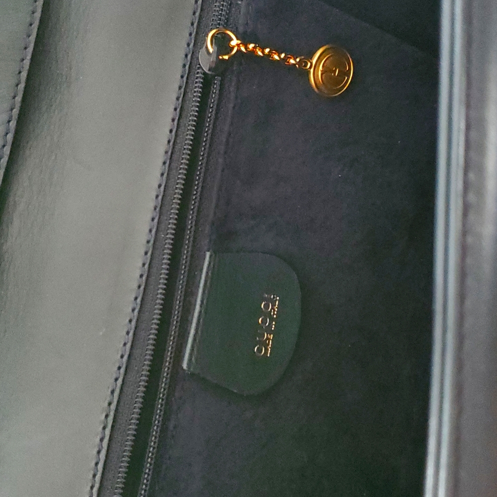 Gucci Hunter Green Rare Leather Messenger Bag with Gold-Tone Hardware⚜️💚⚜️ - Picture 11 of 15